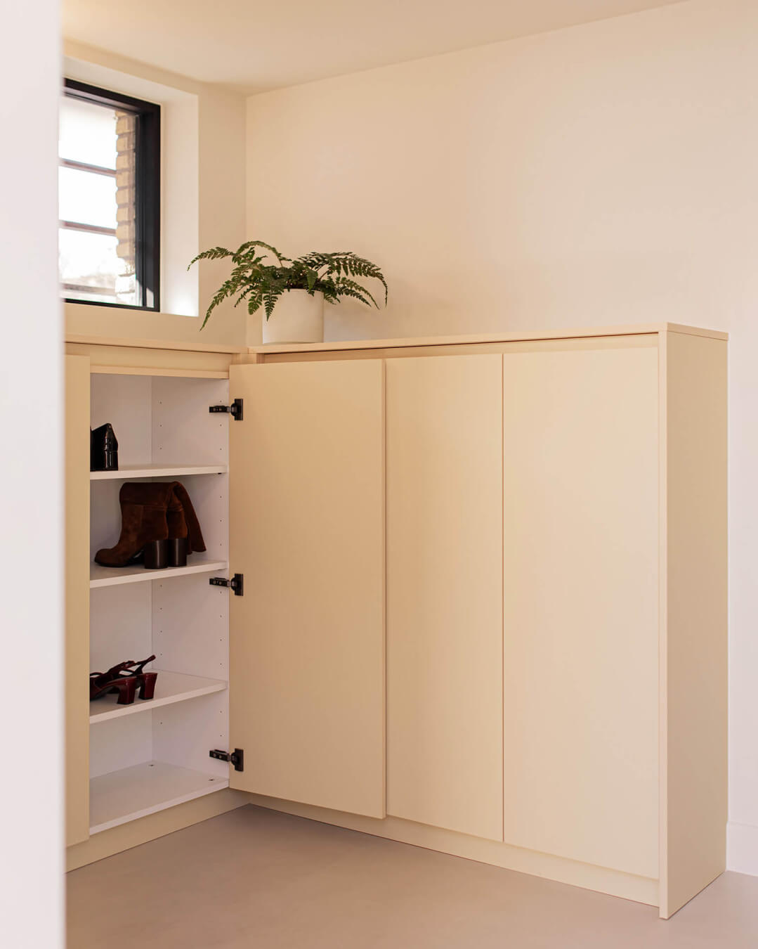 Bespoke shoe cabinet in Sunset colour at Sundae Huis