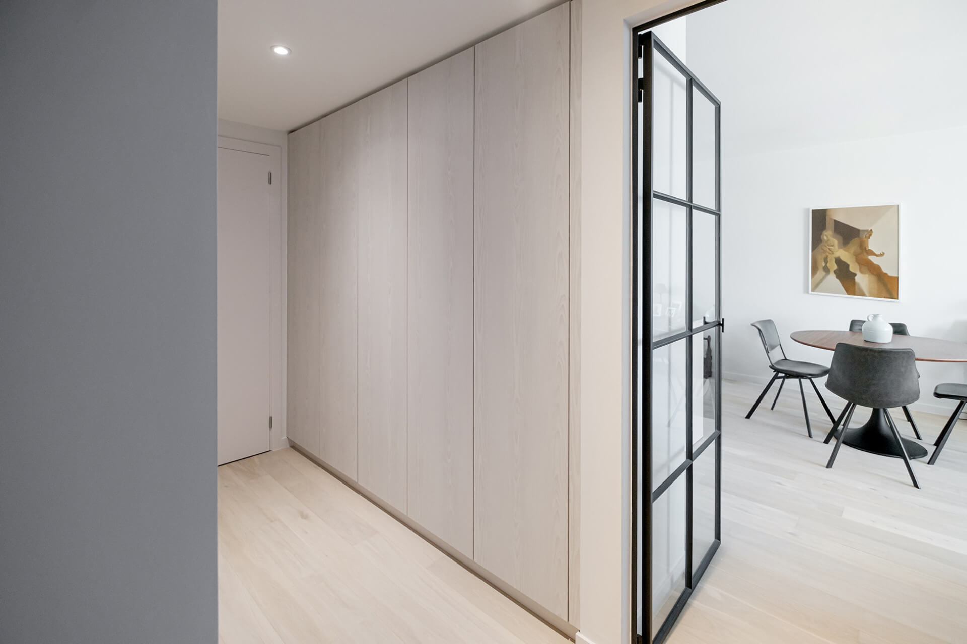Vestiaire encastrée gris sur mesure de maatkasten online.
