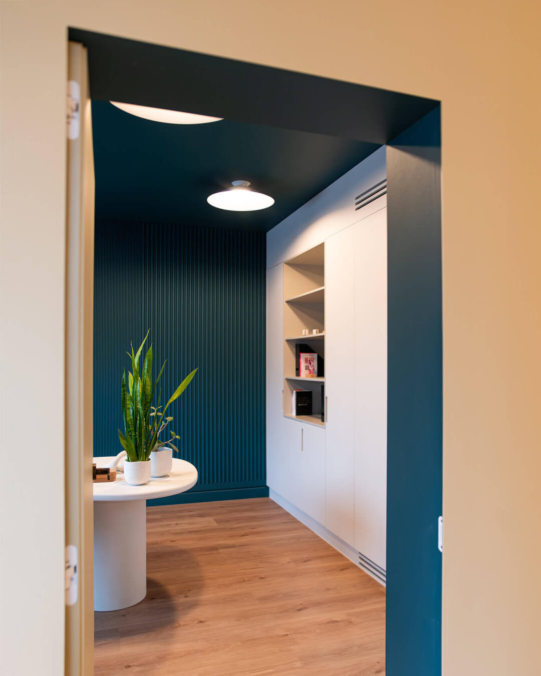 Bespoke desk cabinet at Sundae Huis in Roeselare