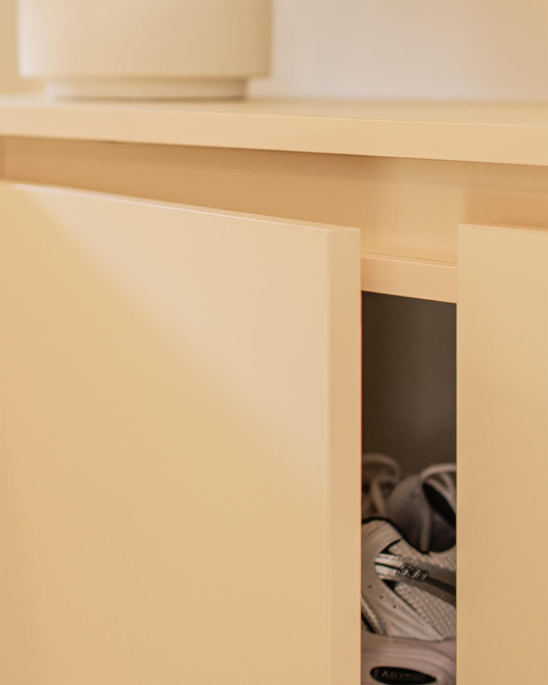 Detail of a bespoke shoe cabinet in the Sundae Huis