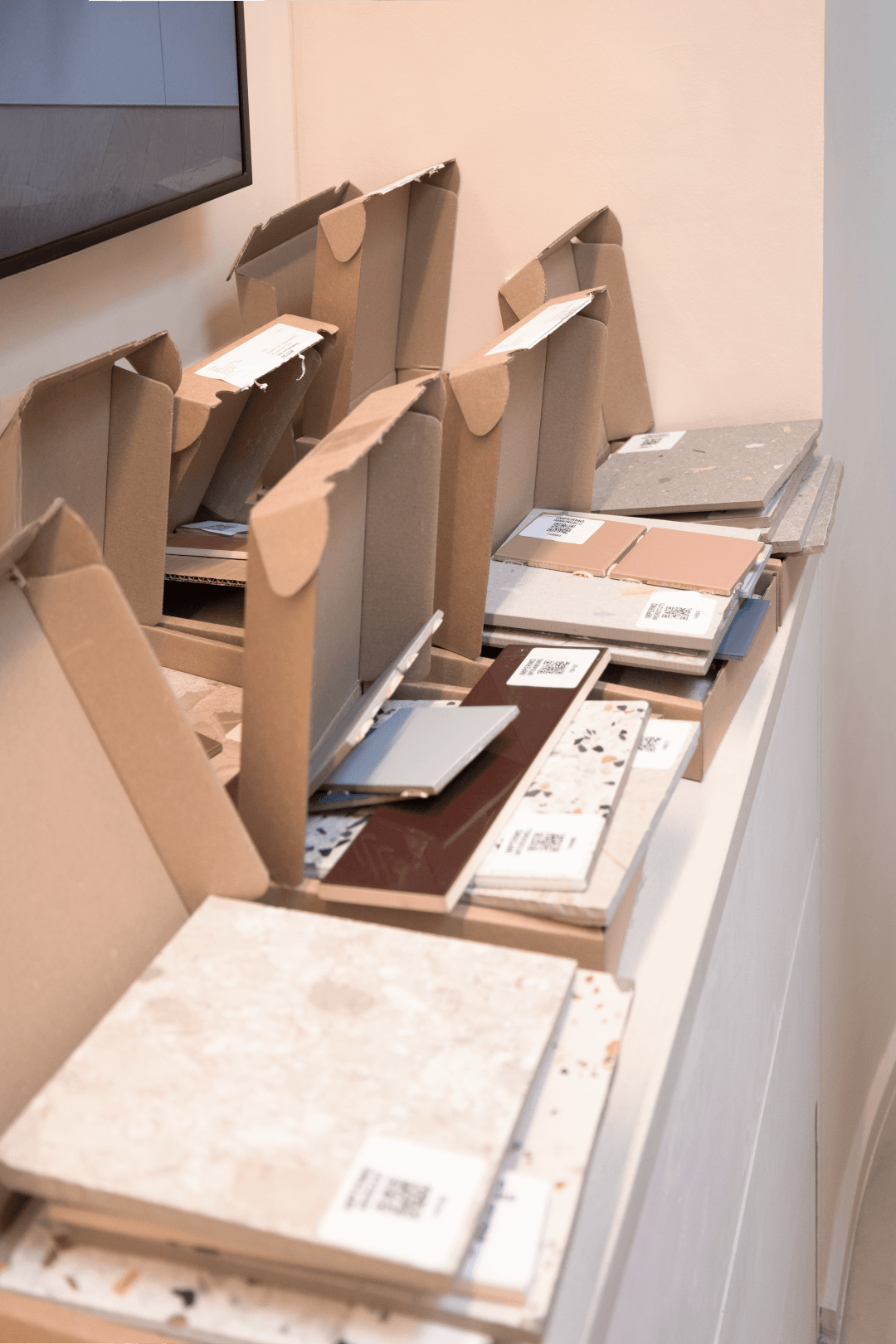 Overzichtsfoto van tegelstaaltjes van Impermo met leuke kleurtjes