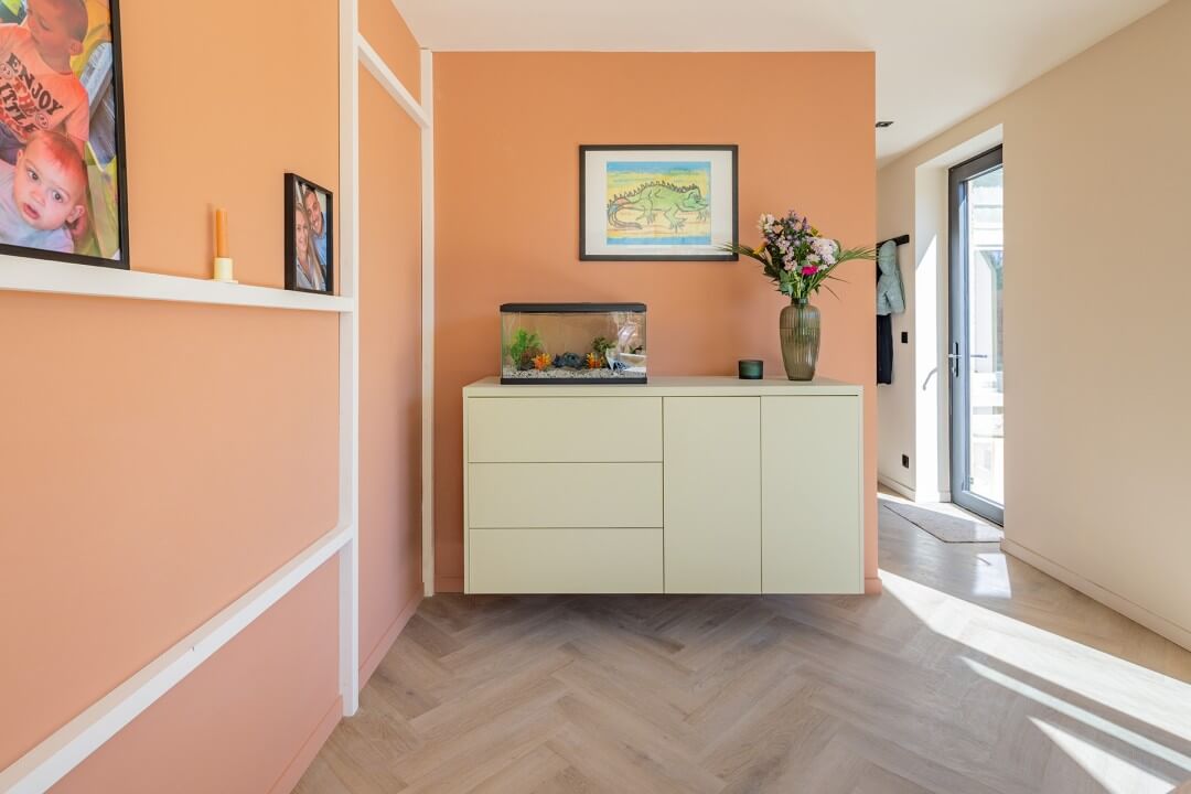 Eetkamer met een kast op maat in Kessel in het tv-programma Huis Gemaakt bij VTM