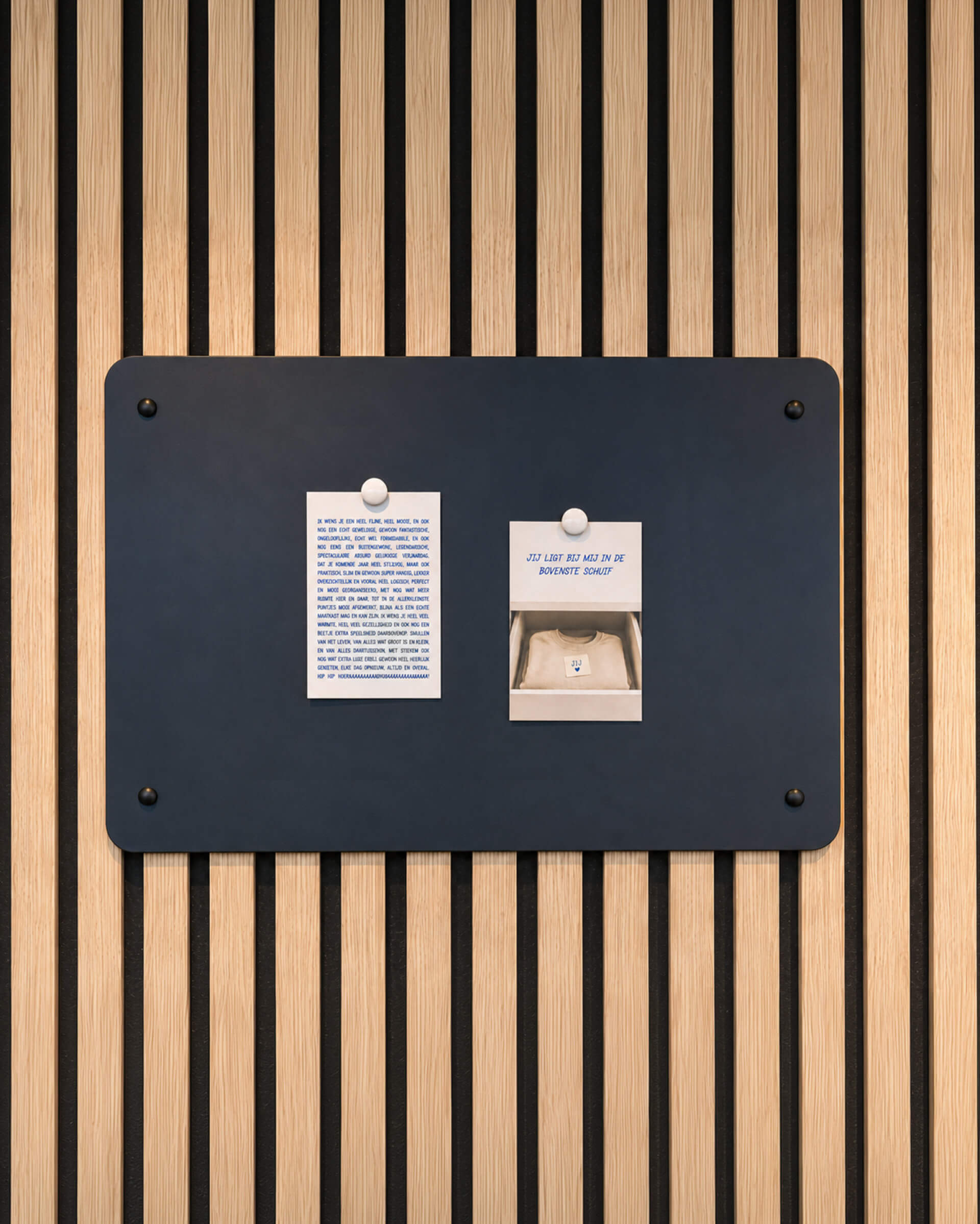 Ivory Oak akoestische wandpanelen met magnetisch bord en wenskaarten