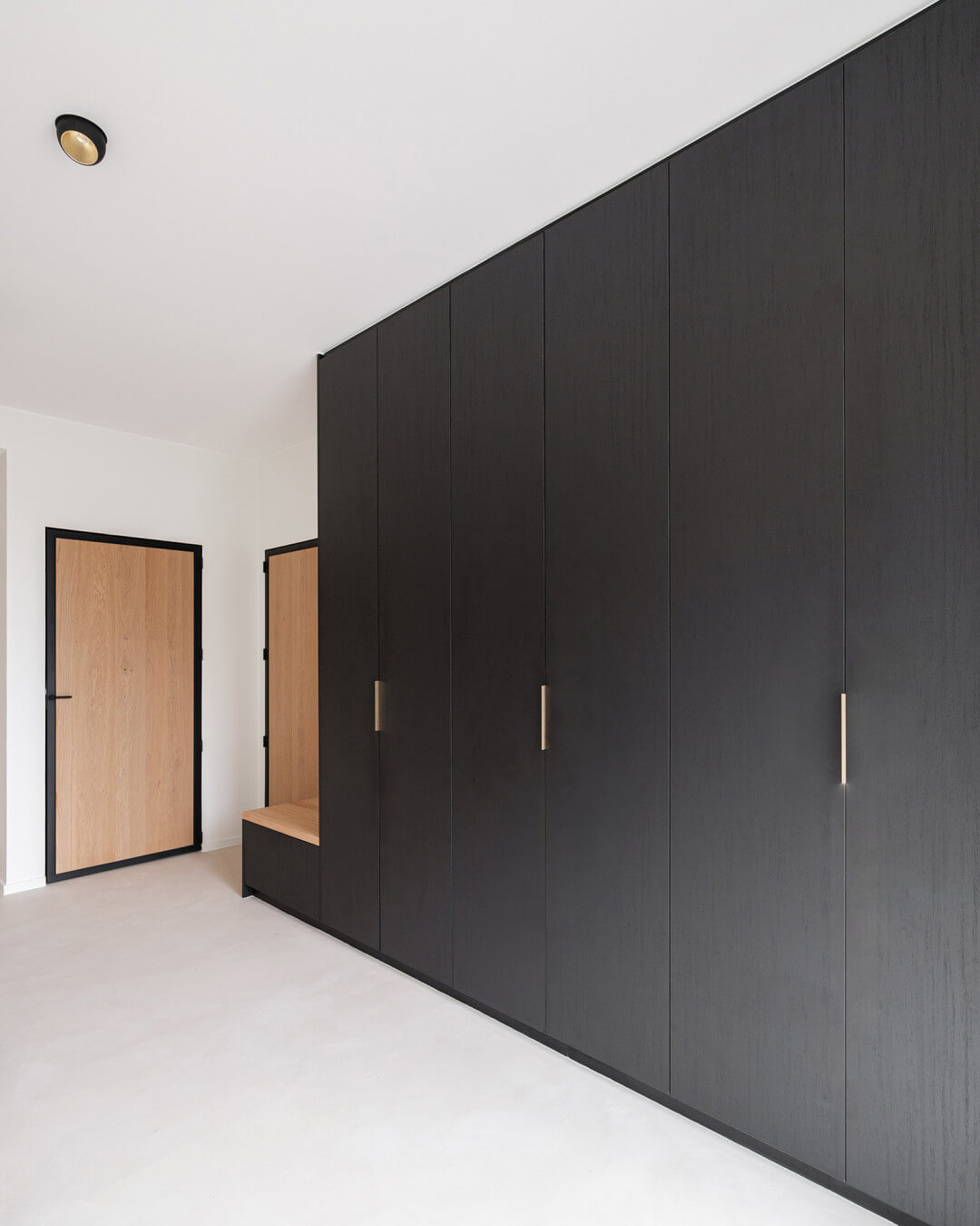 Custom cloakroom wardrobe with bench