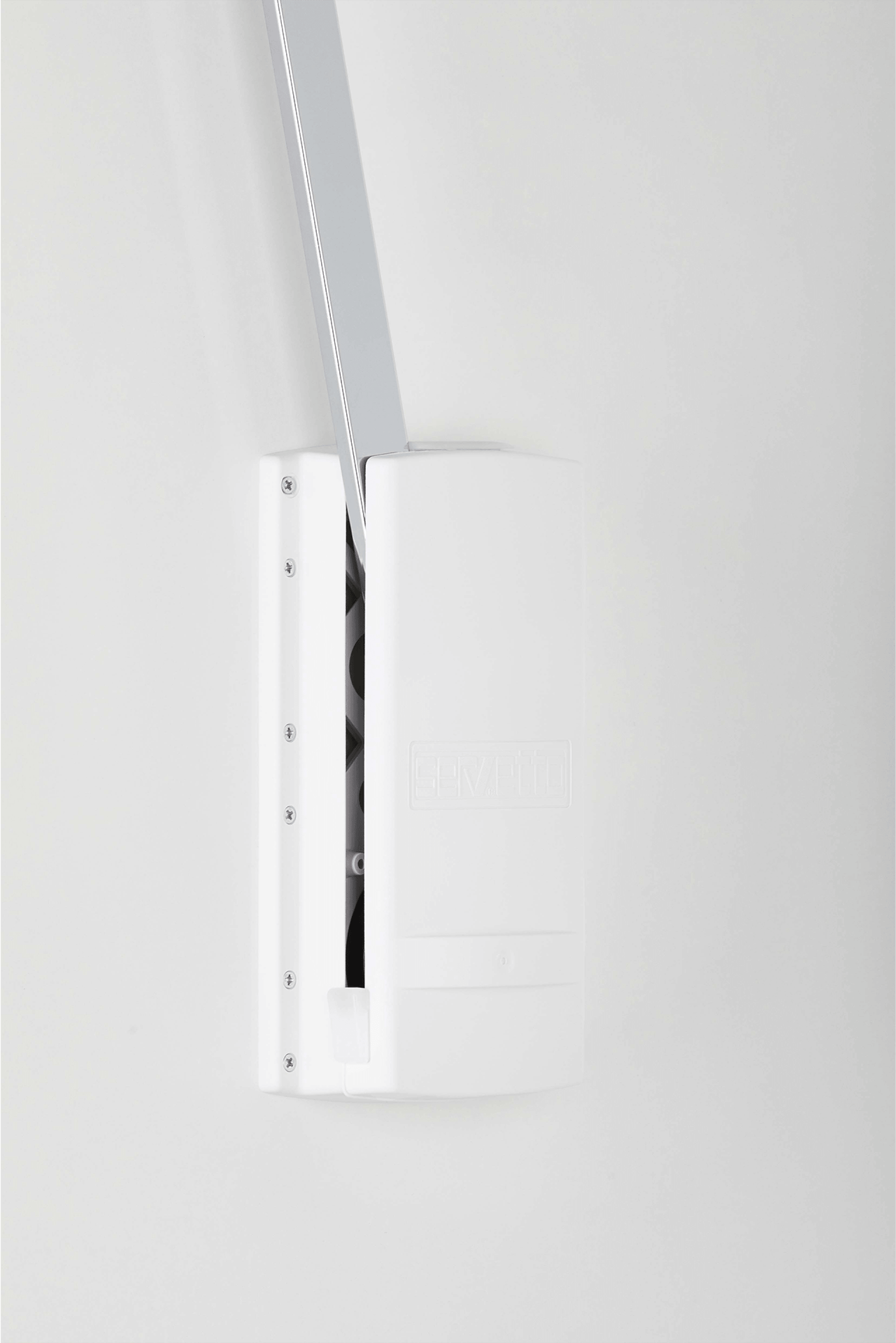 Detail shot of a white-chrome clothes lift for your custom wardrobes. Available in the Maatkasten Online boutique.